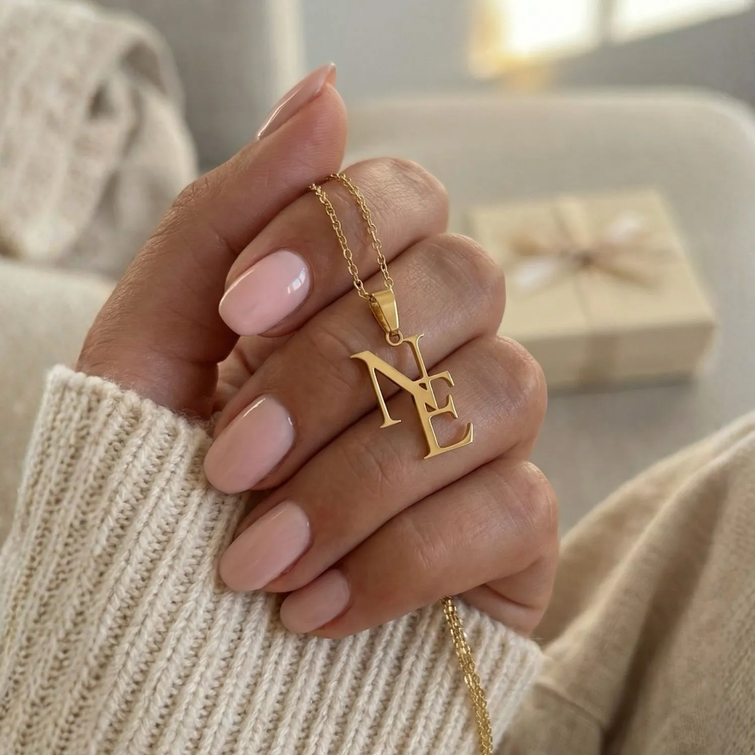 Halskæde med bogstaver