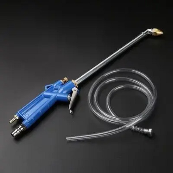 Portable spray cleaning gun