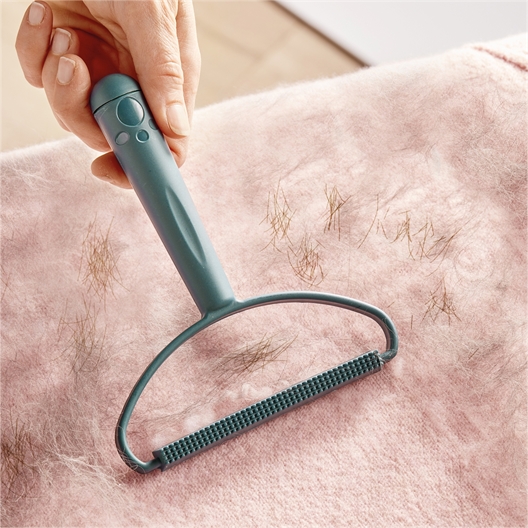 Lint brush