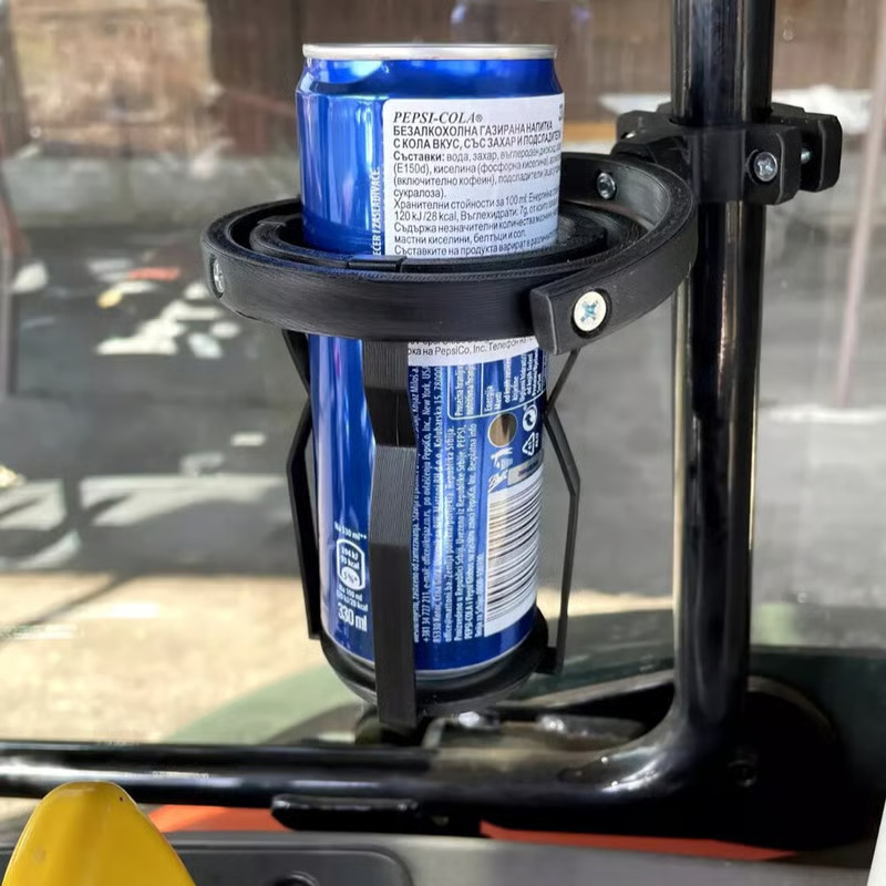 Gyroscopic cup holder