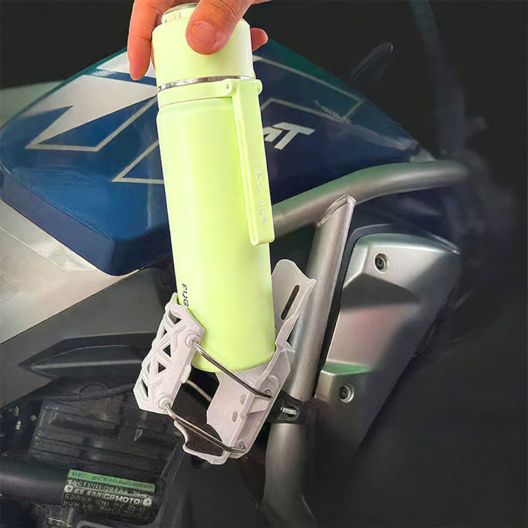 Self-adjusting drink holder